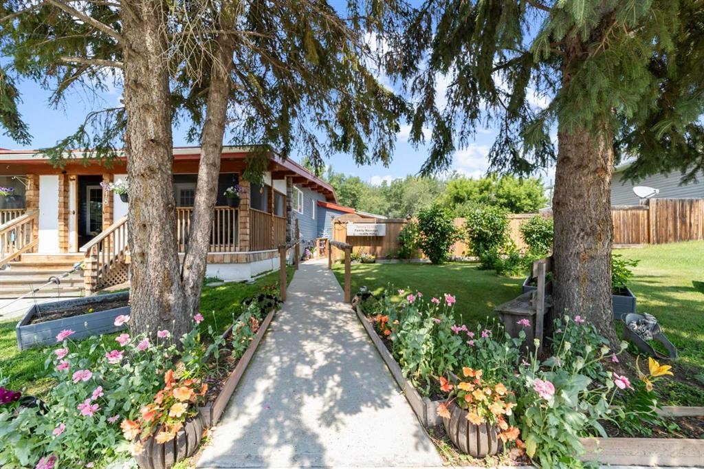 









318


Main Street

,
Ferintosh,




AB
T0B1M0

