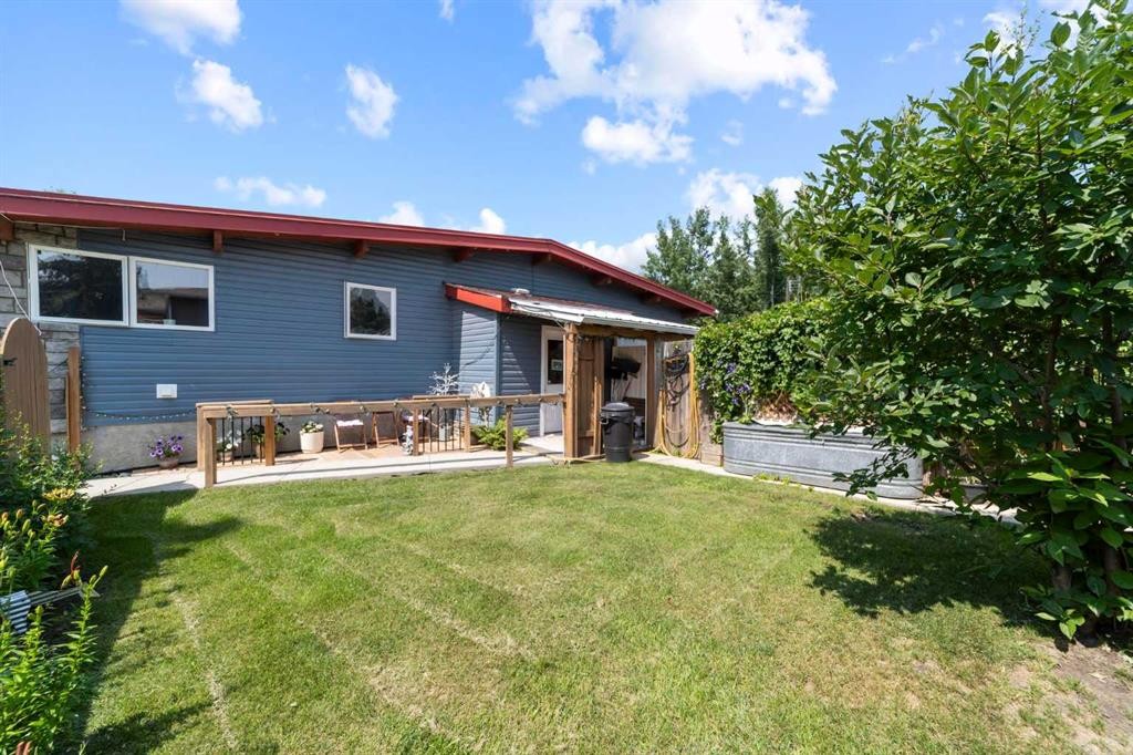 









318


Main Street

,
Ferintosh,




AB
T0B1M0

