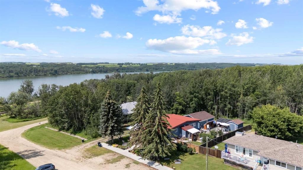 









318


Main Street

,
Ferintosh,




AB
T0B1M0

