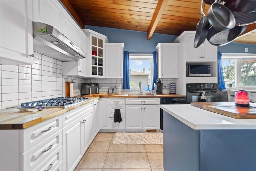 









318


Main Street

,
Ferintosh,




AB
T0B1M0

