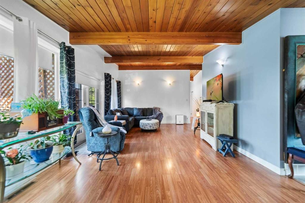 









318


Main Street

,
Ferintosh,




AB
T0B1M0

