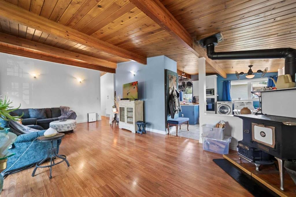 









318


Main Street

,
Ferintosh,




AB
T0B1M0

