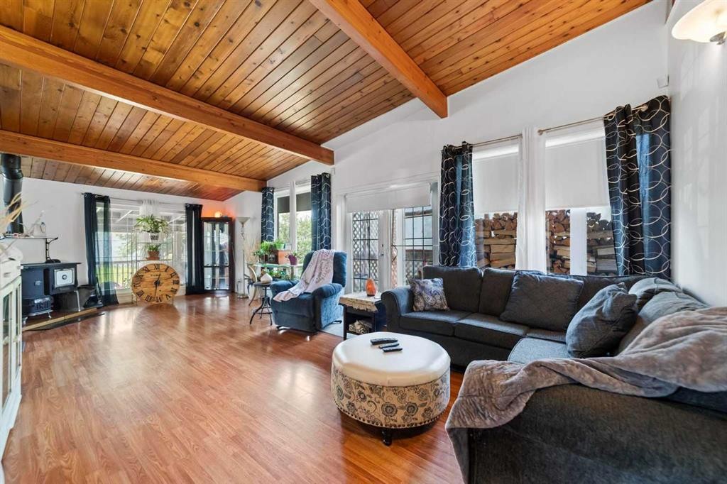 









318


Main Street

,
Ferintosh,




AB
T0B1M0

