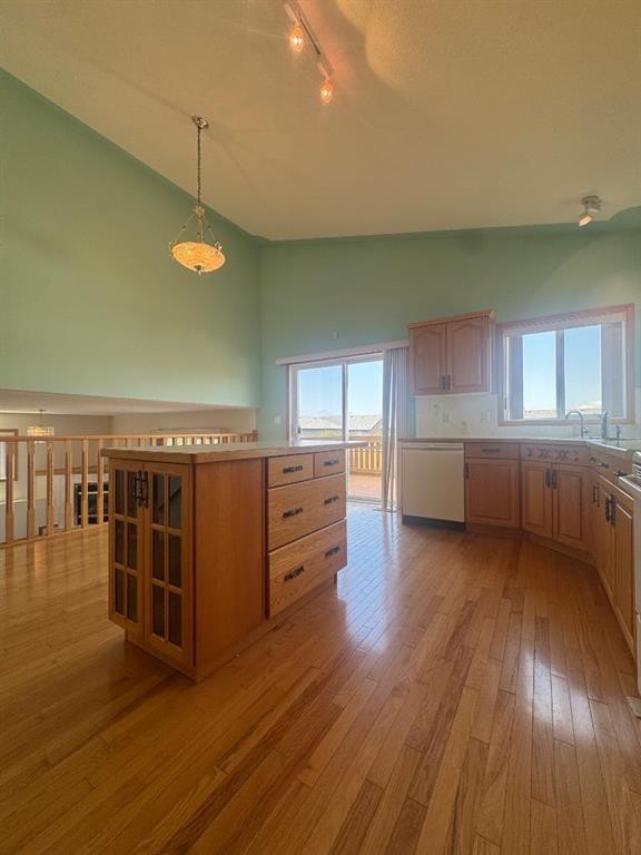 









114


Sunridge

Avenue,
Blackfalds,




AB
T0M0J0


