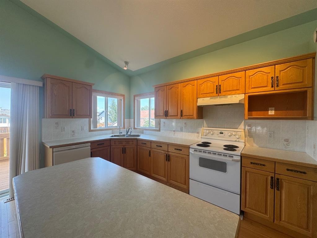 









114


Sunridge

Avenue,
Blackfalds,




AB
T0M0J0


