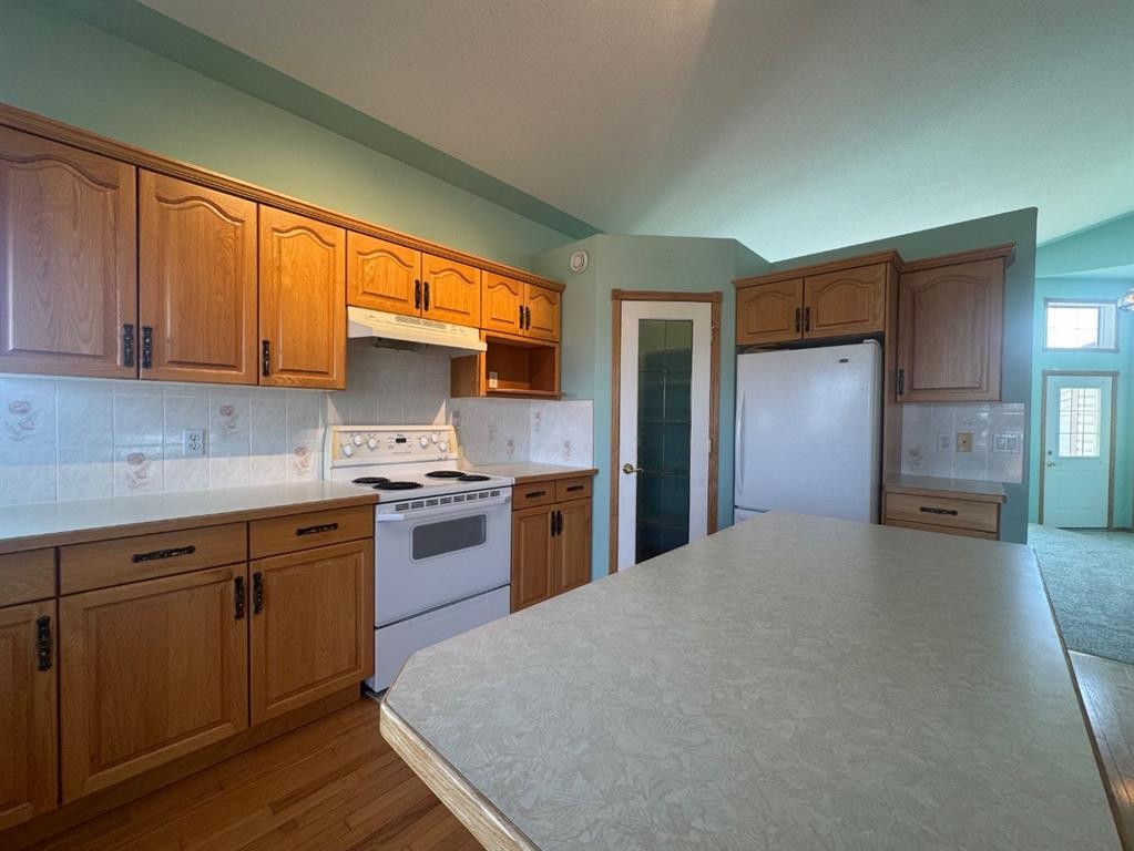 









114


Sunridge

Avenue,
Blackfalds,




AB
T0M0J0

