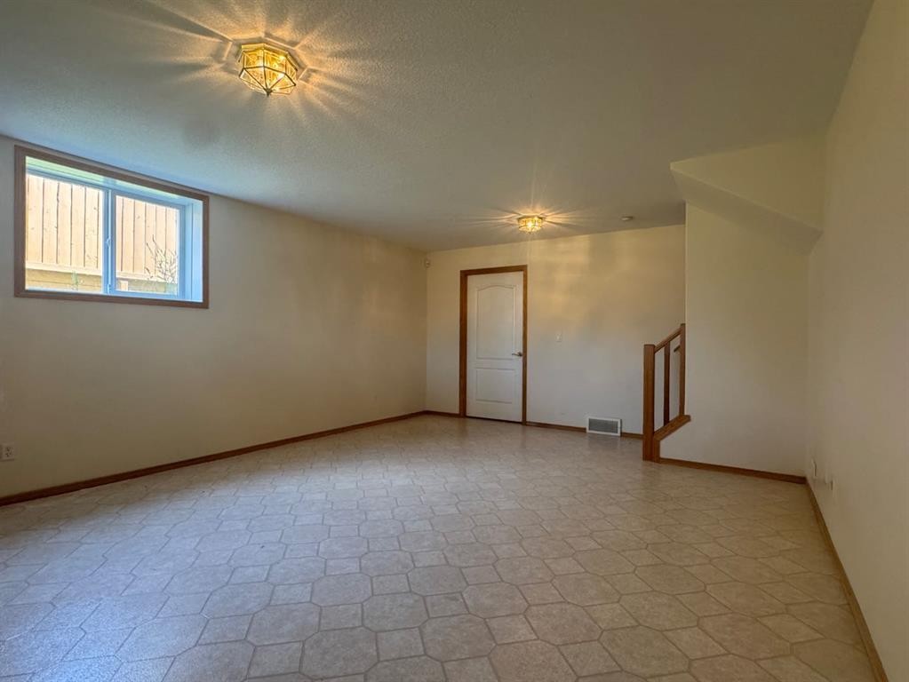 









114


Sunridge

Avenue,
Blackfalds,




AB
T0M0J0

