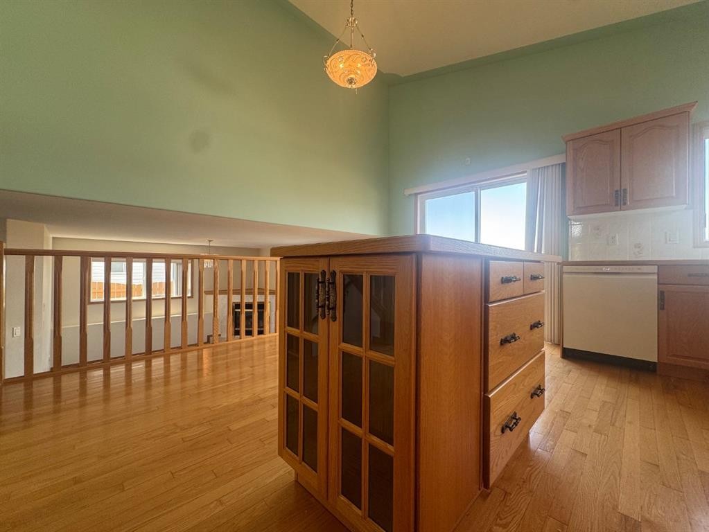 









114


Sunridge

Avenue,
Blackfalds,




AB
T0M0J0

