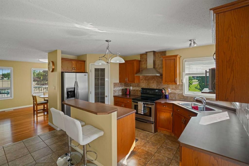 









2502


Valleyview

Drive,
Camrose,




AB
T4V 1V6

