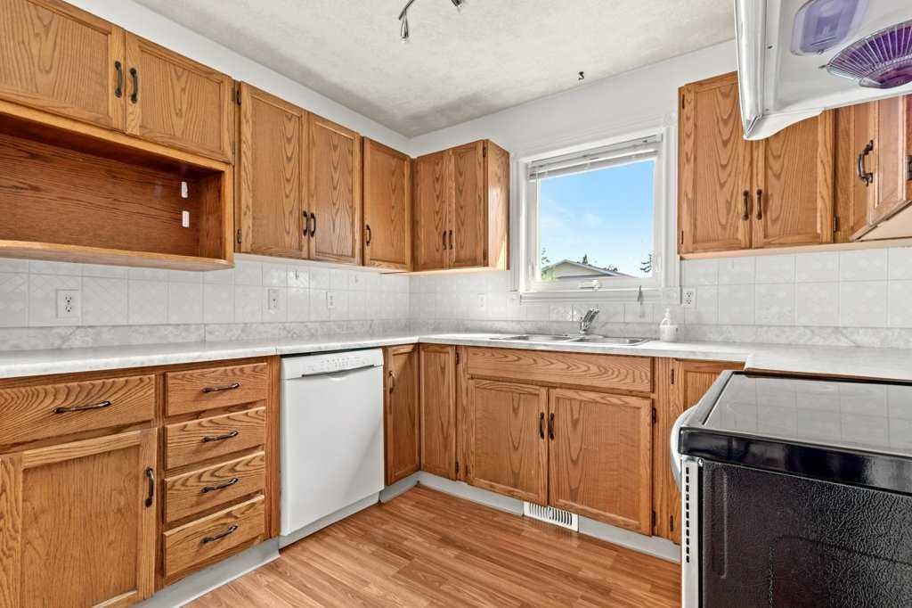









56


Elder

Street,
Red Deer,




AB
T4R 2C6

