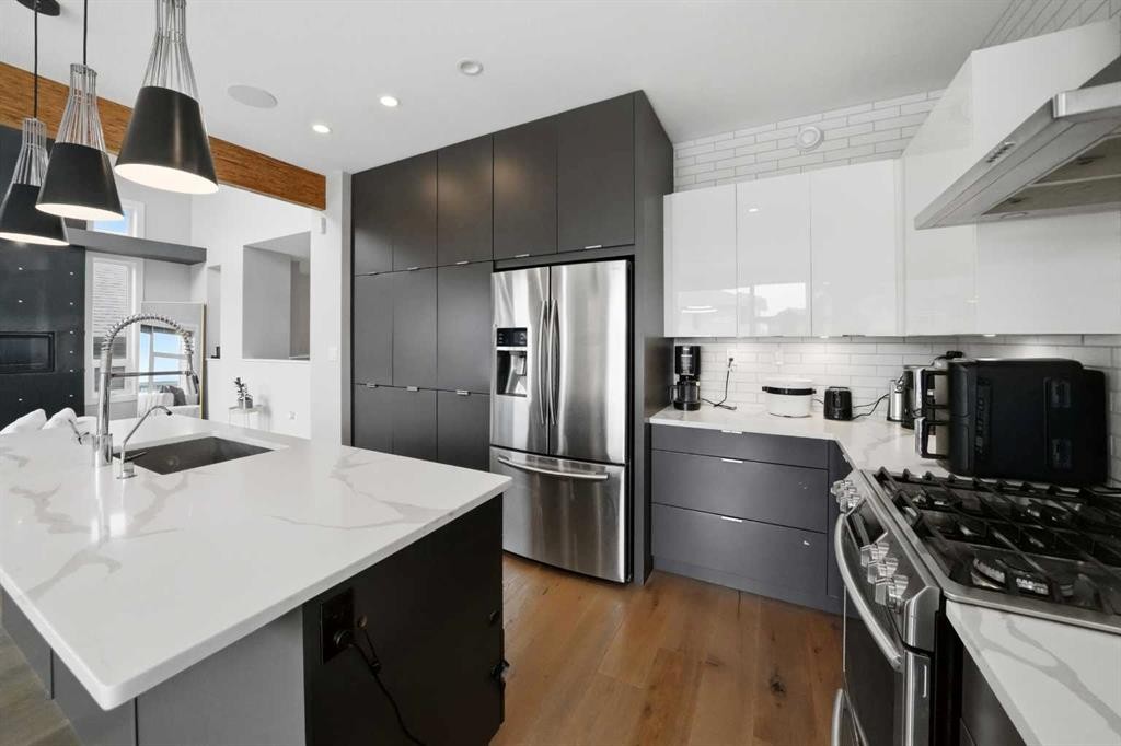









102


Longmire

Close,
Red Deer,




AB
T4R 0T1

