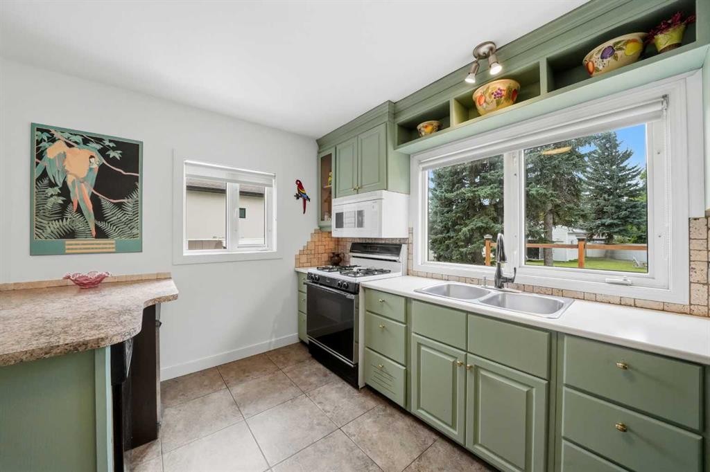 









3742


44

Avenue,
Red Deer,




AB
T4N 3H5

