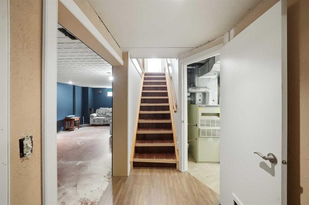 









3742


44

Avenue,
Red Deer,




AB
T4N 3H5

