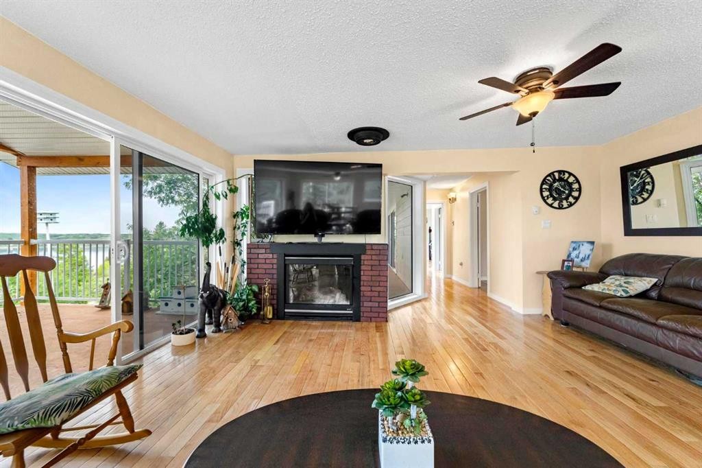 









325


Minnewaukan

Road,
Tillicum Beach,




AB
T4V 2m9

