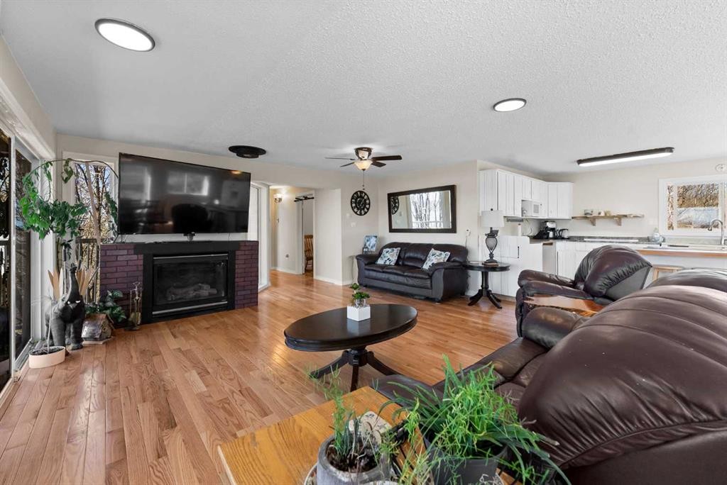 









325


Minnewaukan

Road,
Tillicum Beach,




AB
T4V 2m9

