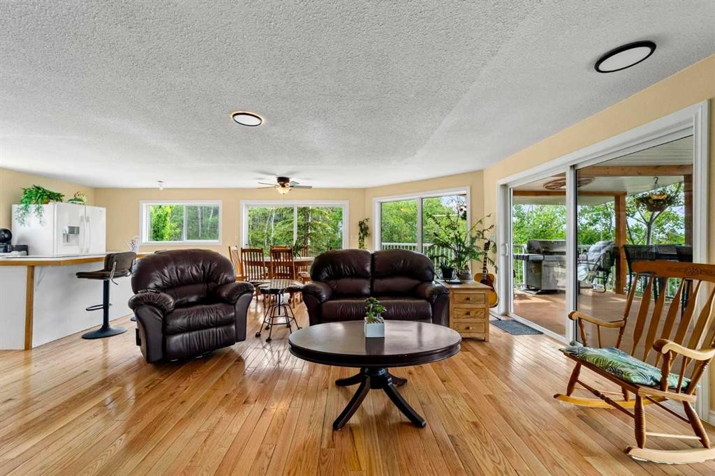 









325


Minnewaukan

Road,
Tillicum Beach,




AB
T4V 2m9


