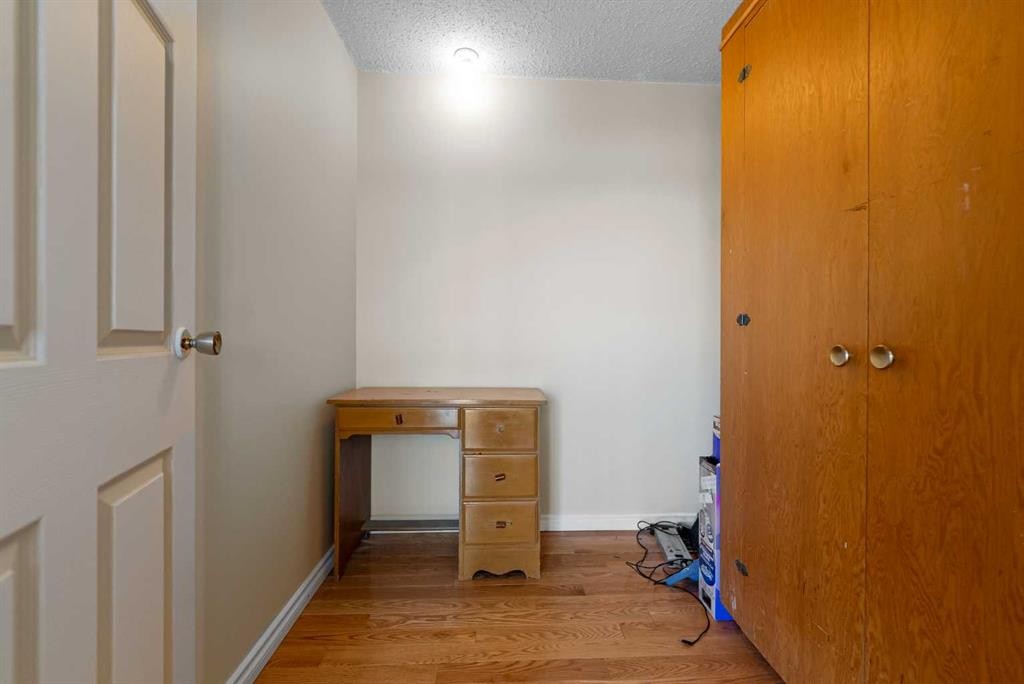 









325


Minnewaukan

Road,
Tillicum Beach,




AB
T4V 2m9

