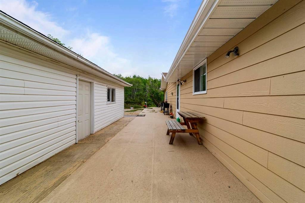 









325


Minnewaukan

Road,
Tillicum Beach,




AB
T4V 2m9

