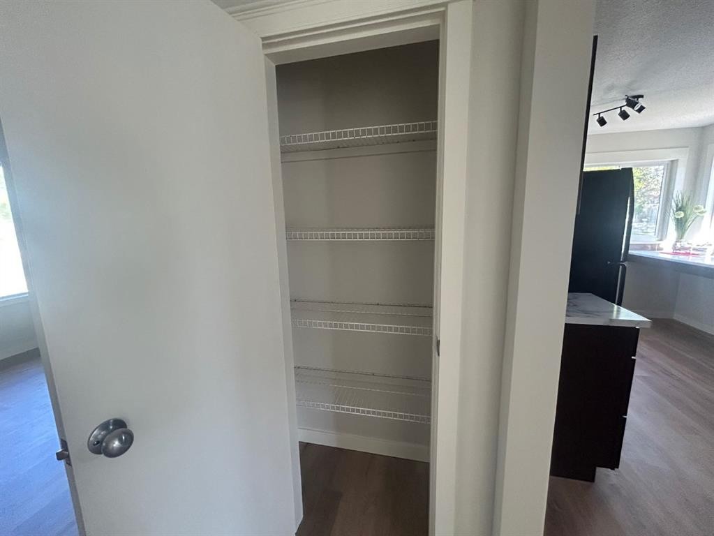 









5201


54

Avenue,
Camrose,




AB
T4V0Z1

