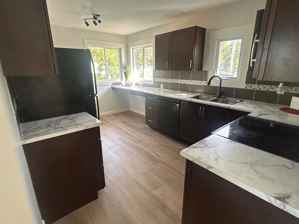 









5201


54

Avenue,
Camrose,




AB
T4V0Z1

