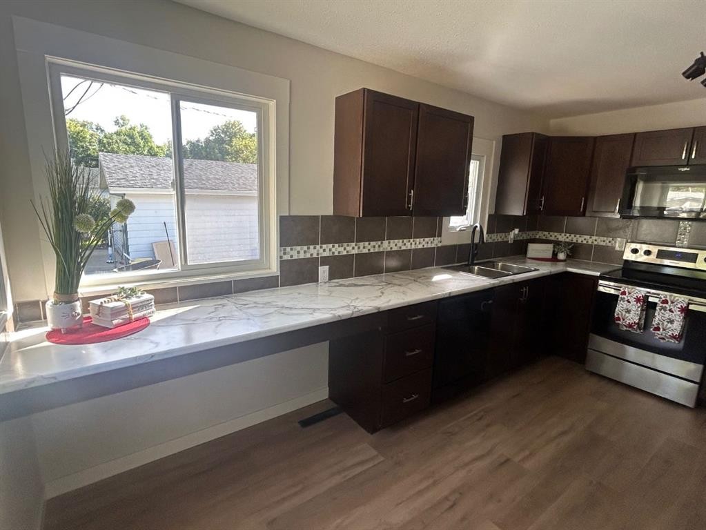 









5201


54

Avenue,
Camrose,




AB
T4V0Z1

