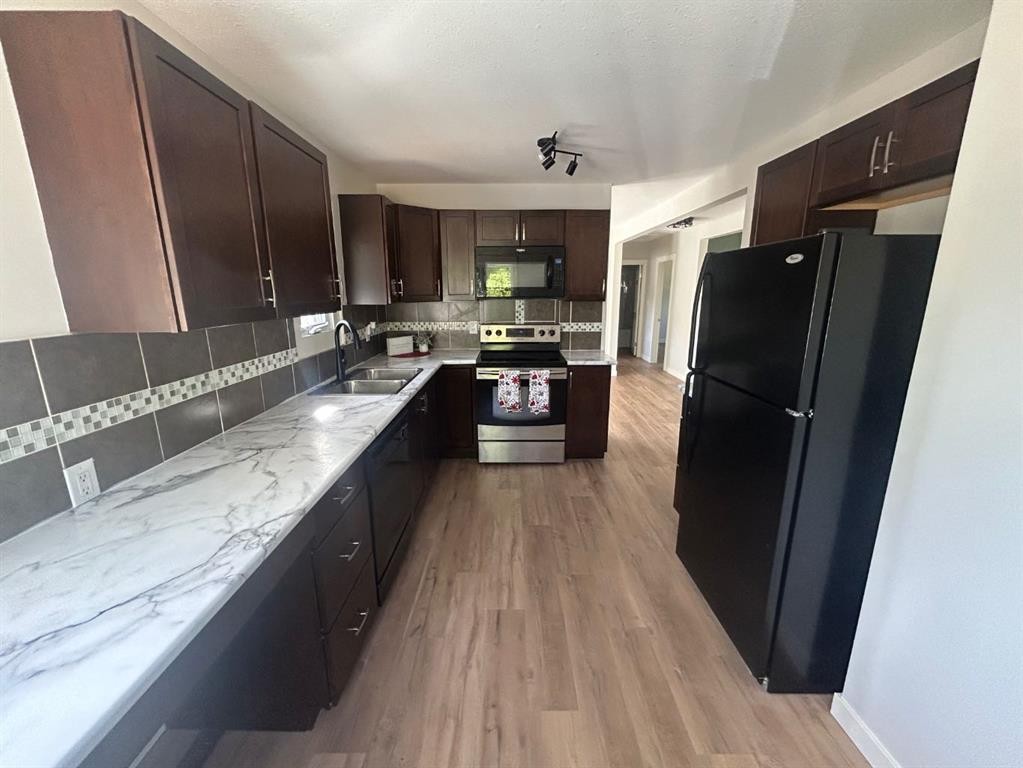 









5201


54

Avenue,
Camrose,




AB
T4V0Z1

