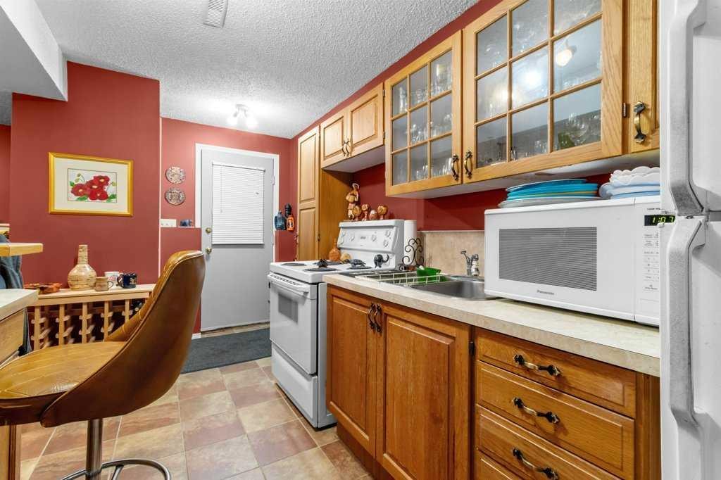 









46


Meadowview

Close,
Sylvan Lake,




AB
T4S 1H9

