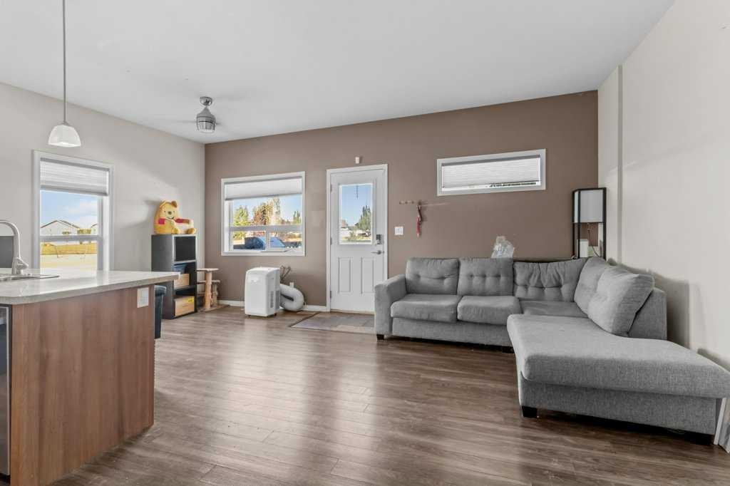 









74


Hawkridge

Boulevard,
Penhold,




AB
T0M 1R0

