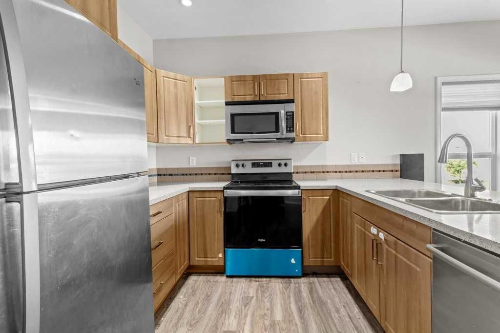 









74


Hawkridge

Boulevard,
Penhold,




AB
T0M 1R0

