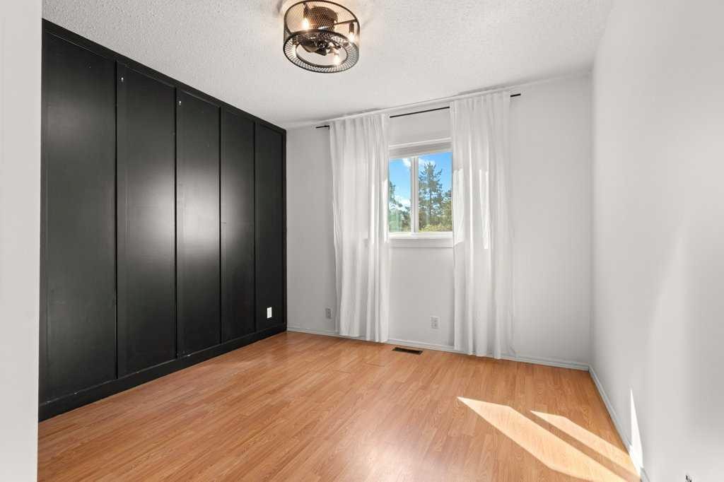 









33


Eggleton

Street,
Red Deer,




AB
T4N 2L2

