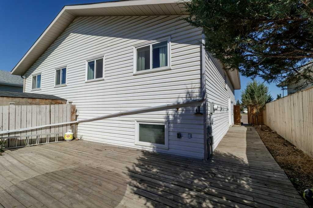 









33


Eggleton

Street,
Red Deer,




AB
T4N 2L2

