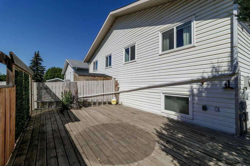 









33


Eggleton

Street,
Red Deer,




AB
T4N 2L2


