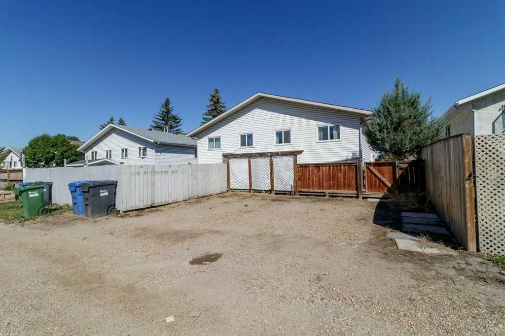 









33


Eggleton

Street,
Red Deer,




AB
T4N 2L2

