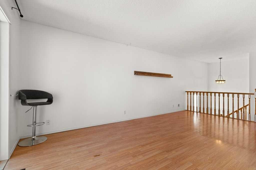 









33


Eggleton

Street,
Red Deer,




AB
T4N 2L2

