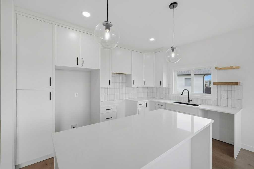 









37


Maclean

Close,
Blackfalds,




AB
T4M 0H4

