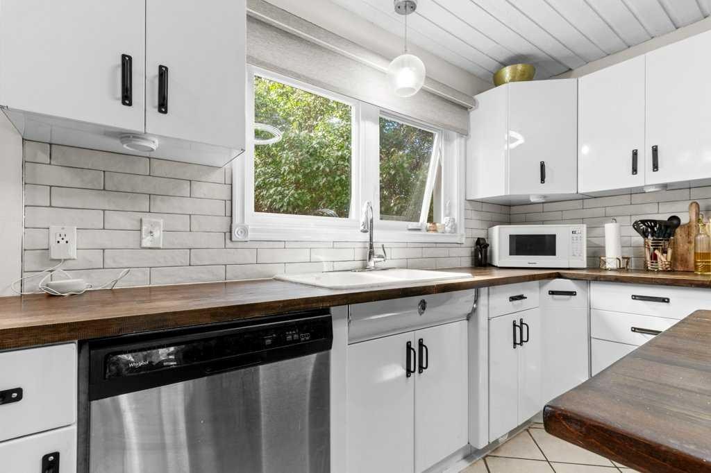 









5


Selkirk

Boulevard,
Red Deer,




AB
T4N 0G1

