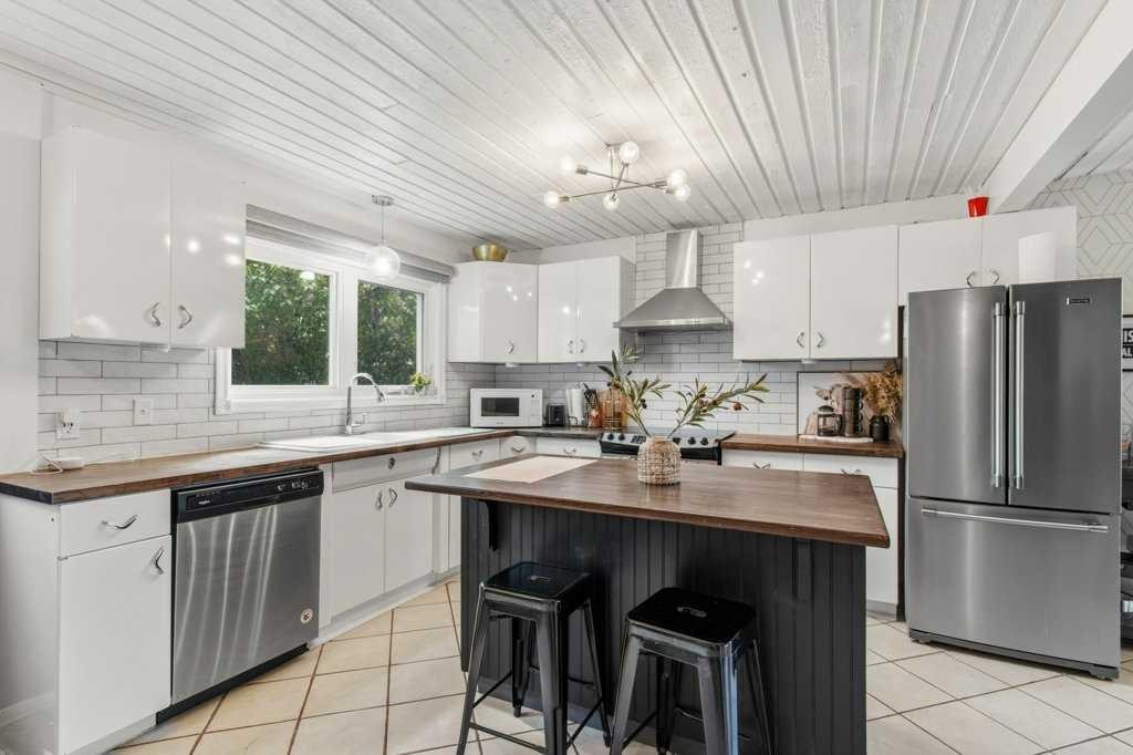









5


Selkirk

Boulevard,
Red Deer,




AB
T4N 0G1

