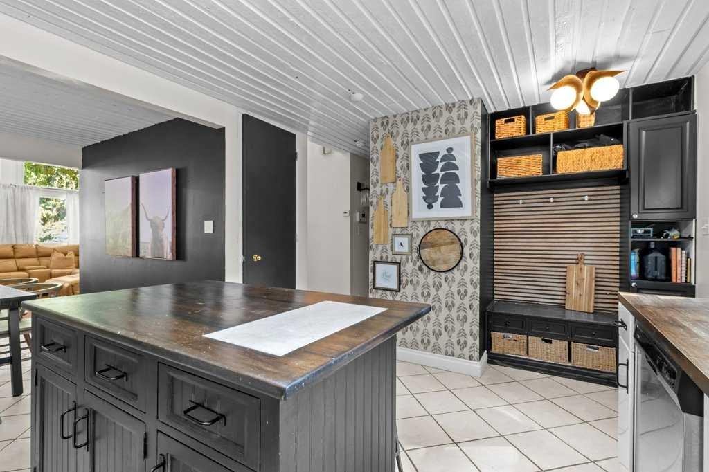 









5


Selkirk

Boulevard,
Red Deer,




AB
T4N 0G1

