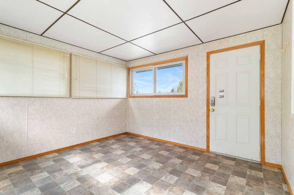 









4131


53

Avenue,
Innisfail,




AB
T4G 1G2

