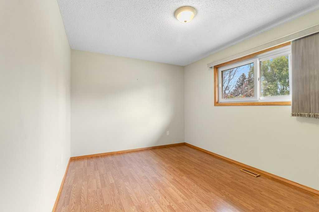 









4131


53

Avenue,
Innisfail,




AB
T4G 1G2

