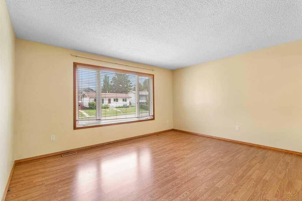 









4131


53

Avenue,
Innisfail,




AB
T4G 1G2

