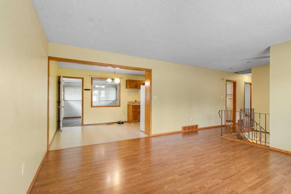 









4131


53

Avenue,
Innisfail,




AB
T4G 1G2


