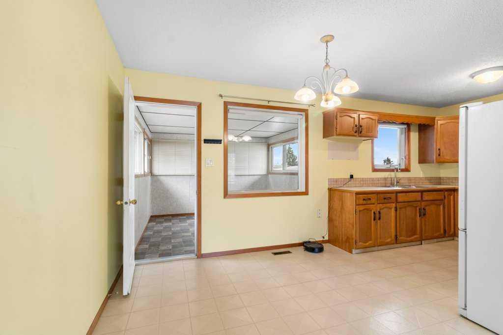 









4131


53

Avenue,
Innisfail,




AB
T4G 1G2

