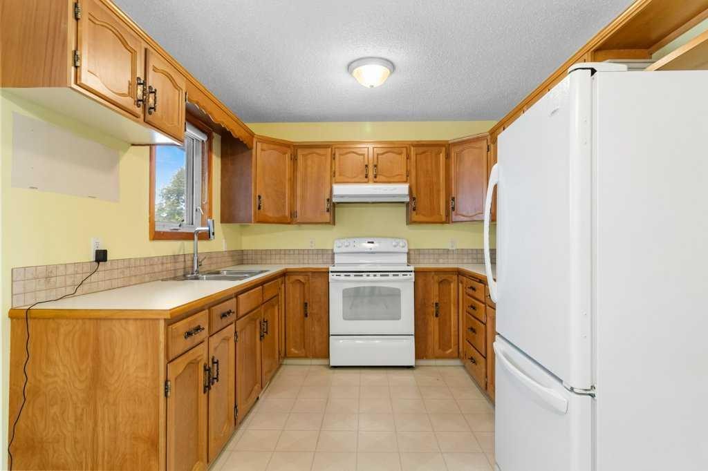 









4131


53

Avenue,
Innisfail,




AB
T4G 1G2

