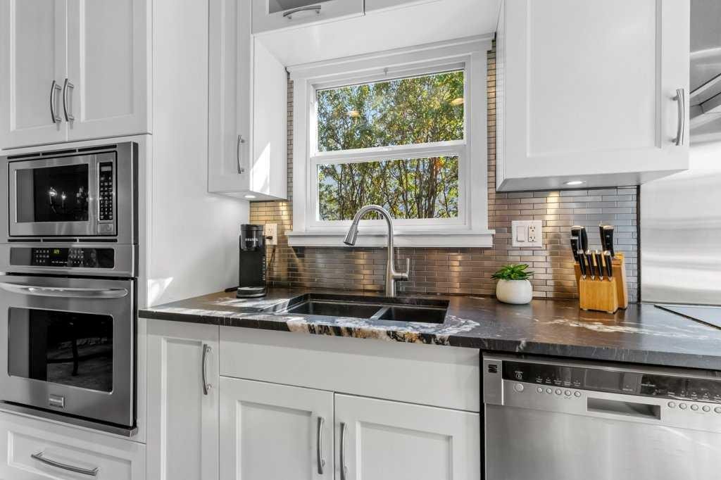 









5708


45

Avenue,
Red Deer,




AB
T4N 3L9

