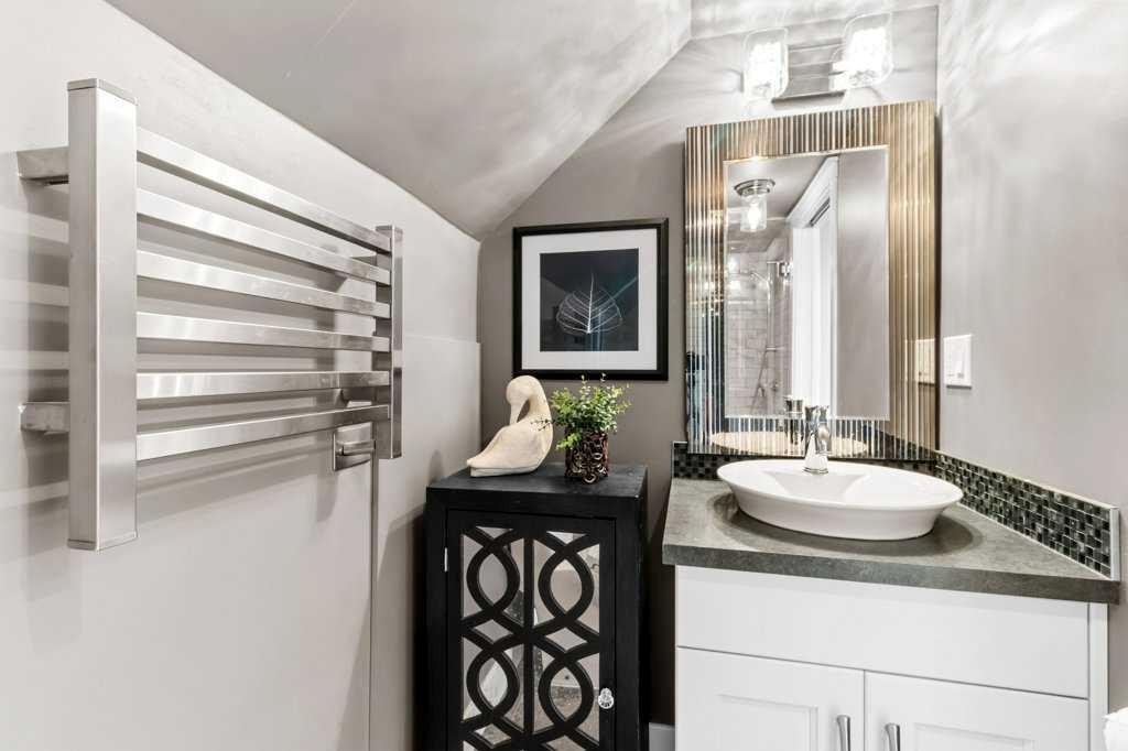 









5708


45

Avenue,
Red Deer,




AB
T4N 3L9

