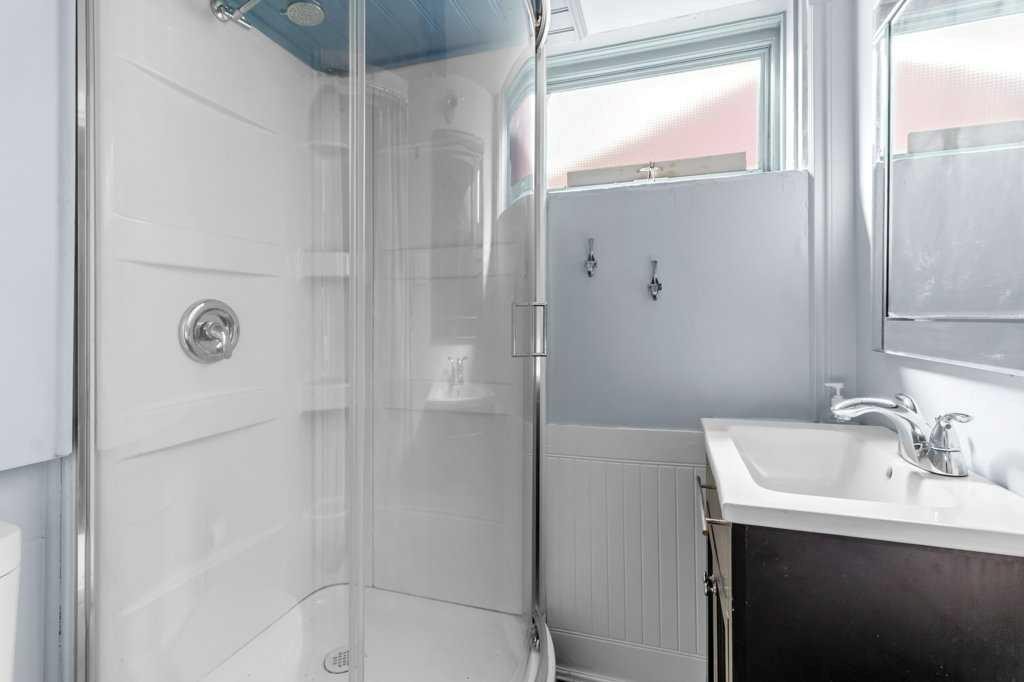 









5708


45

Avenue,
Red Deer,




AB
T4N 3L9

