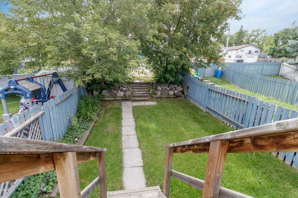 









5015


48

Avenue,
Sylvan Lake,




AB
T4S 1X6

