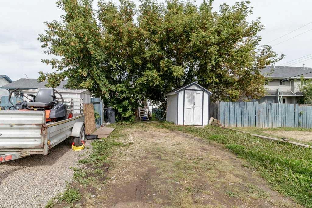 









5015


48

Avenue,
Sylvan Lake,




AB
T4S 1X6

