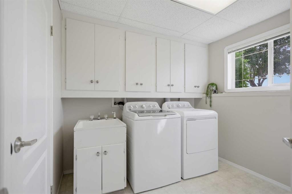 









148


Dempsey

Street,
Red Deer,




AB
T4R 2Y9

